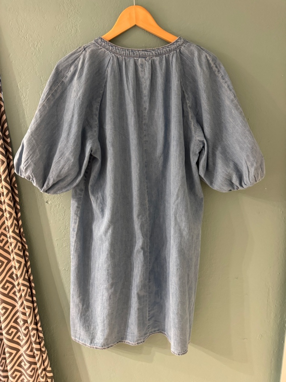 H&M Light Denim Mini Dress with V-Notch and Puff Sleeves - Picture 4 of 4